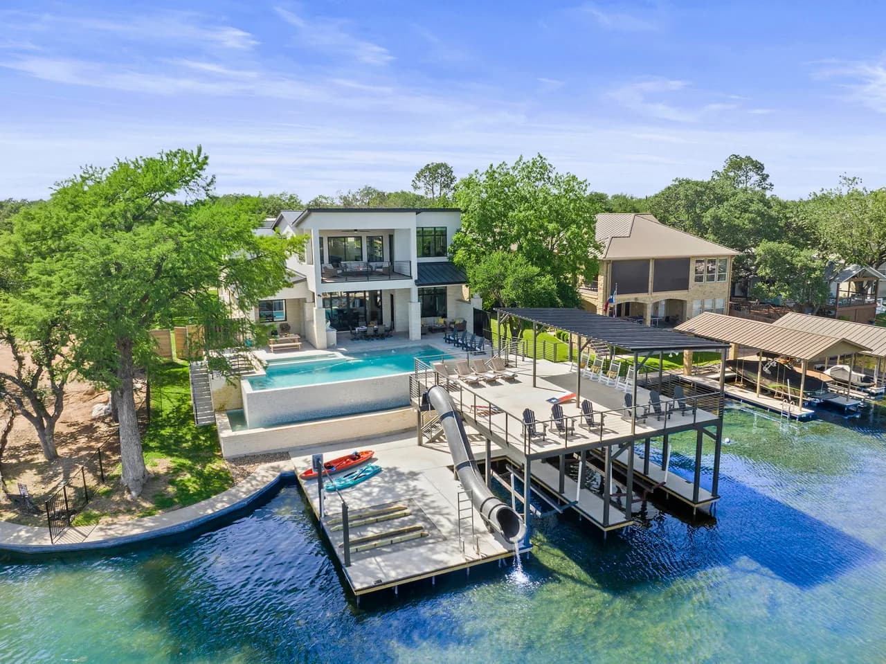 Infinity Pool Five Bedroom Villa in Granite Shoals