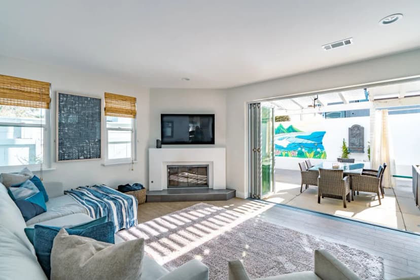 Beachfront Four Bedroom House in San Diego