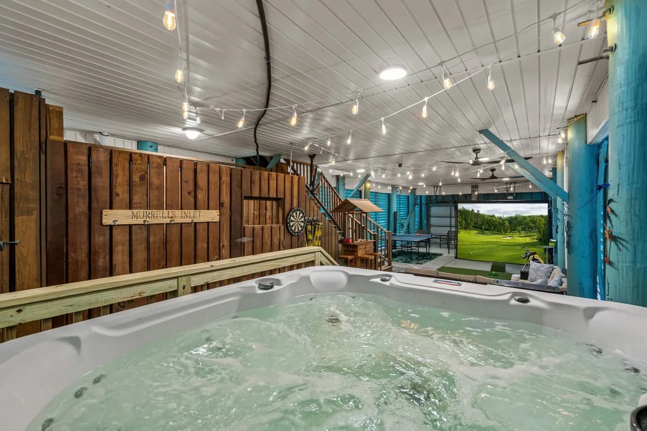 Oceanfront Six-Bedroom Villa in Murrells Inlet
