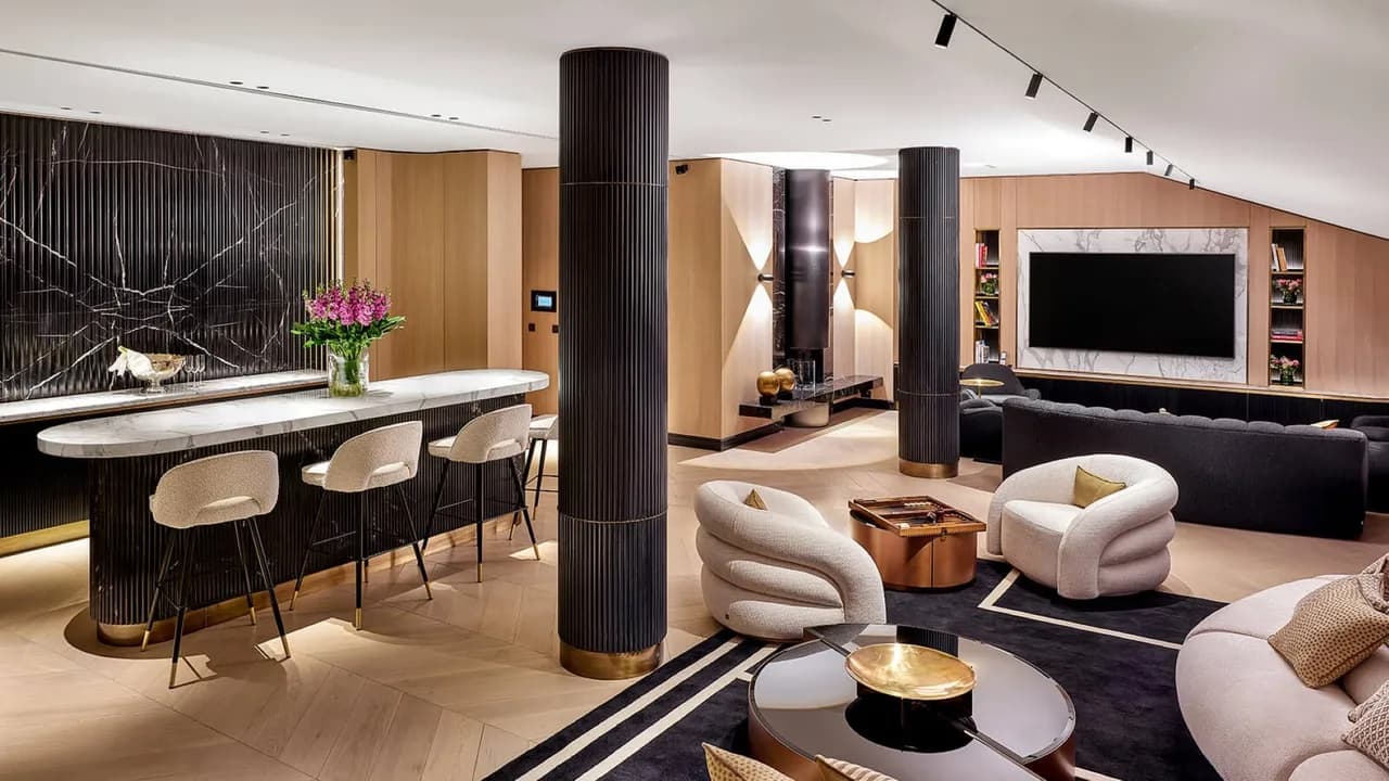 UNMATCHED LUXURY AT THE HEART OF THE CITY