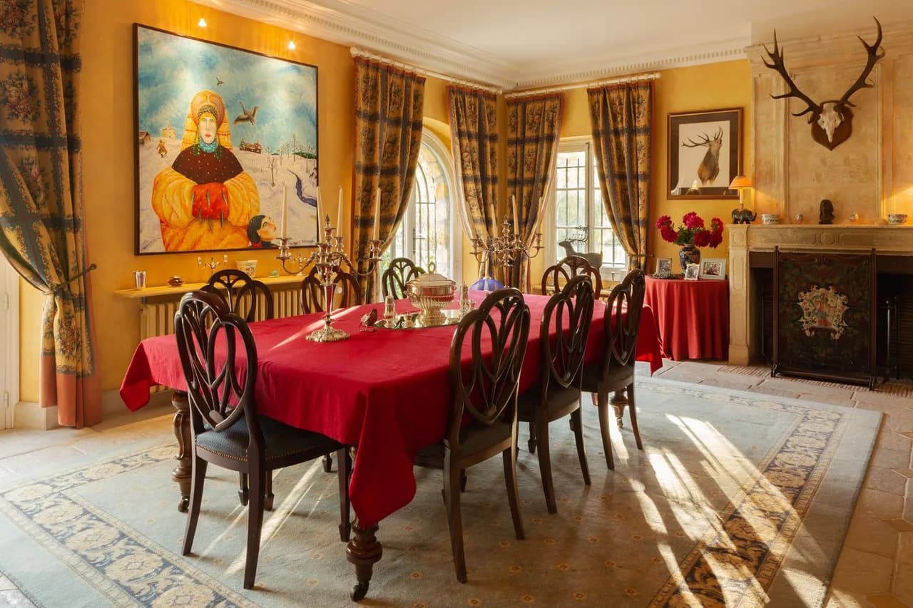 Historical Luxurious Abby photo 2