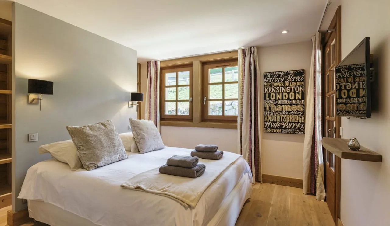 Luxurious Chalet With Pool And Gym photo 2