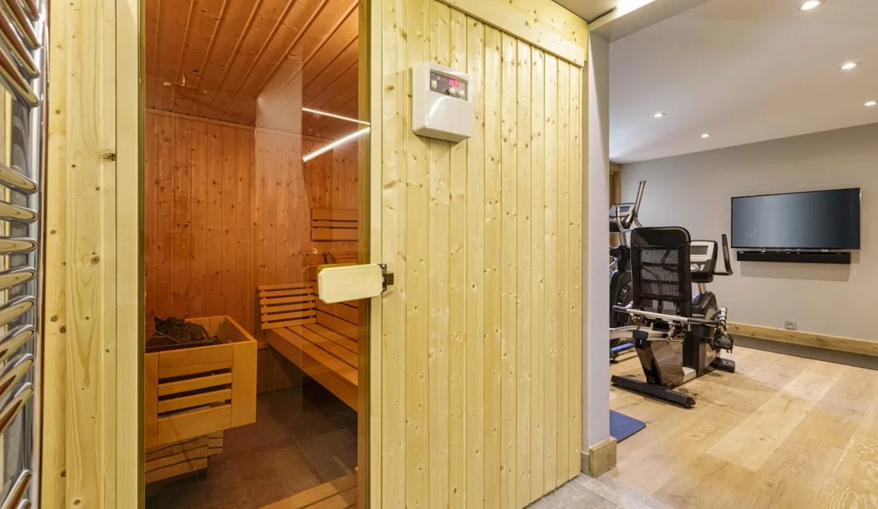Luxurious Chalet With Pool And Gym photo 3