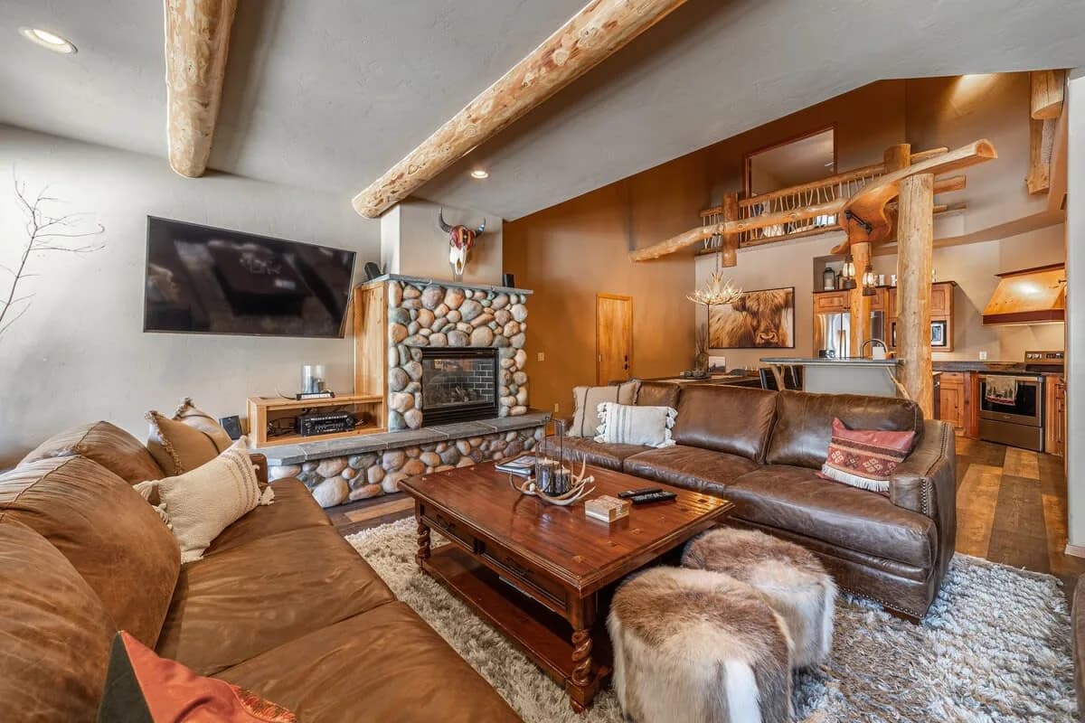 Mountain Modern Four Bedroom Home in Whitefish Montana photo 4