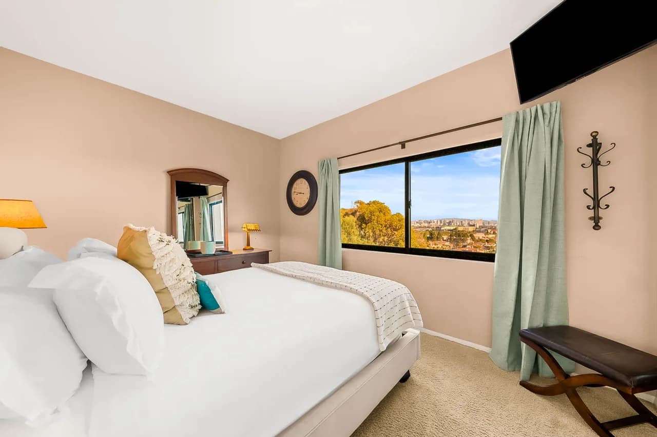Bay View Three Bedroom Villa in San Diego photo 5
