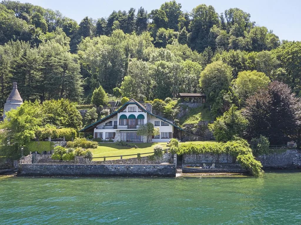 Amazing Lakefront7BR Villa photo 2