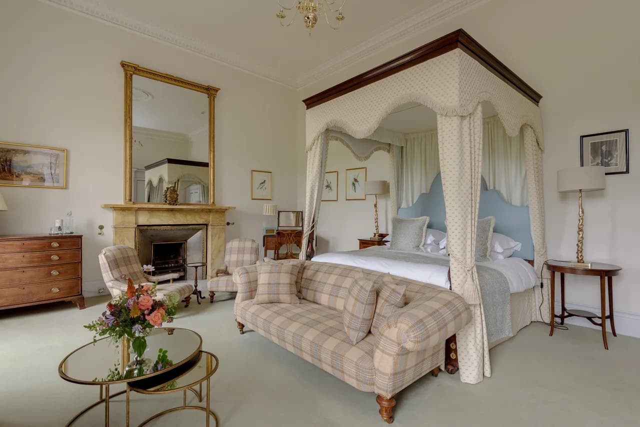 Countryside Gregorian Mansion in Luxury and Style photo 4