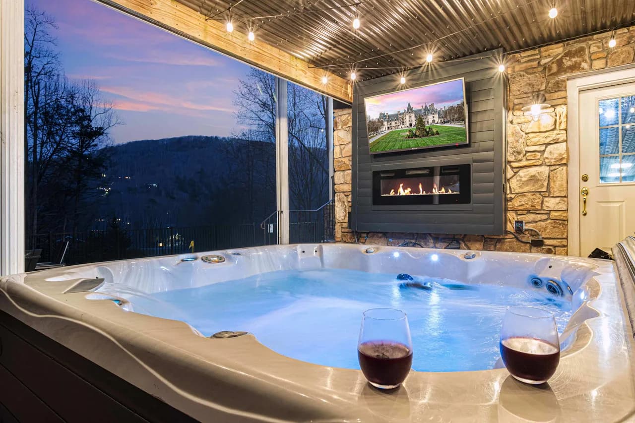 Expansive Six Bedroom Estate in Asheville photo 3