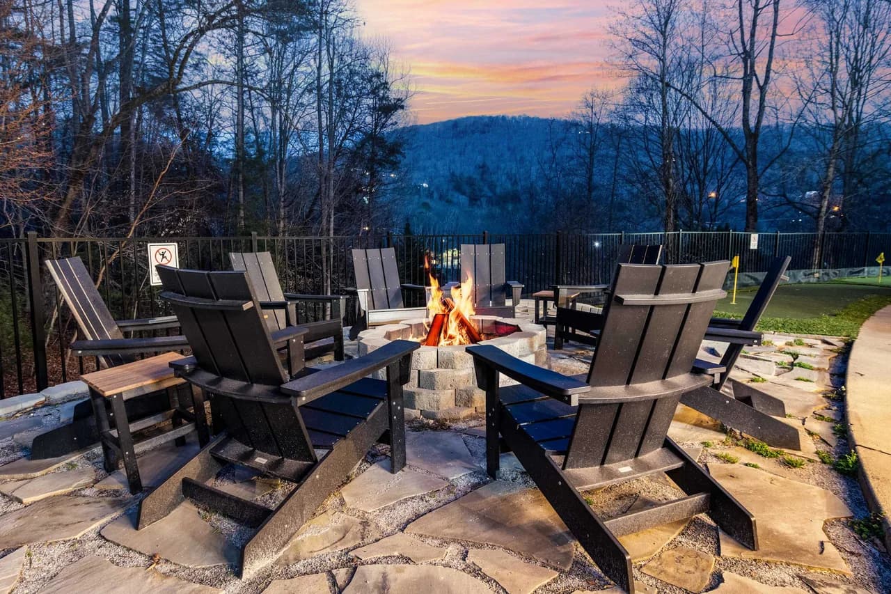 Expansive Six Bedroom Estate in Asheville photo 4