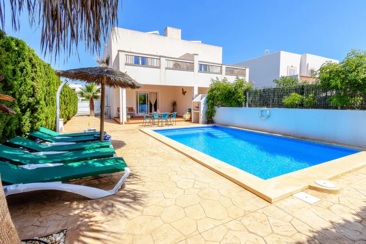 Centrally Located Three Bedroom Villa in Cala d'Or