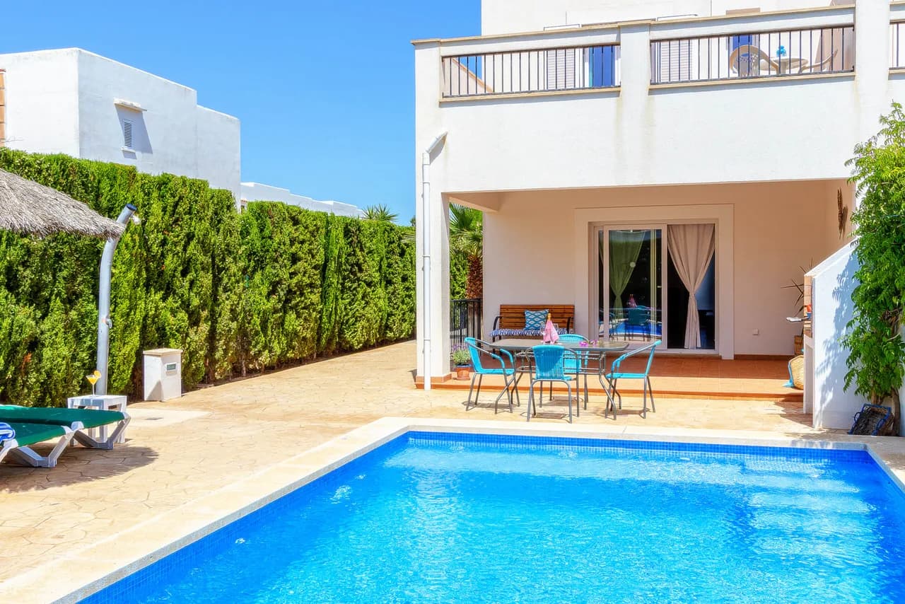 Centrally Located Three Bedroom Villa in Cala d'Or photo 3