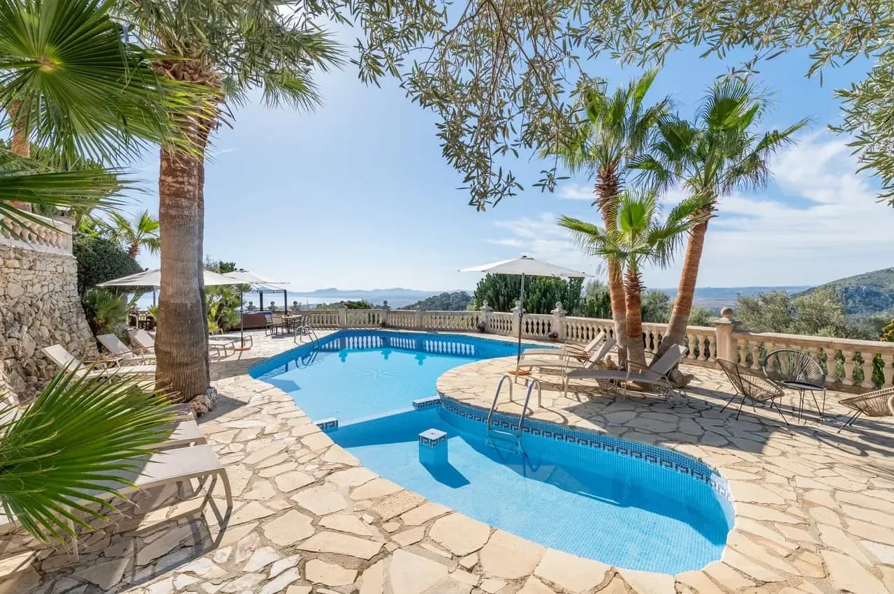 Hilltop Villa with Panoramic Views in Mallorca photo 3
