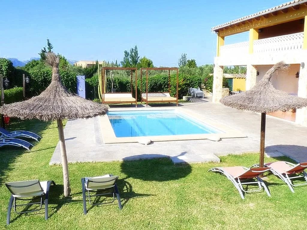 Coastal Six Bedroom Villa in Alcudia Mallorca photo 2