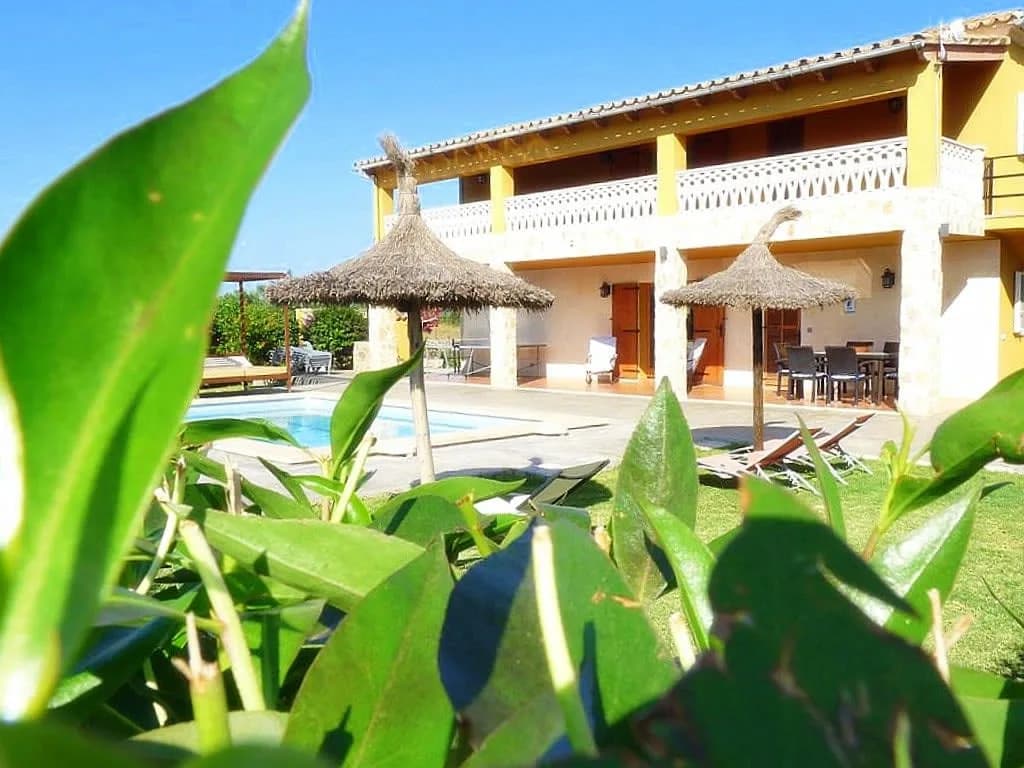 Coastal Six Bedroom Villa in Alcudia Mallorca photo 5