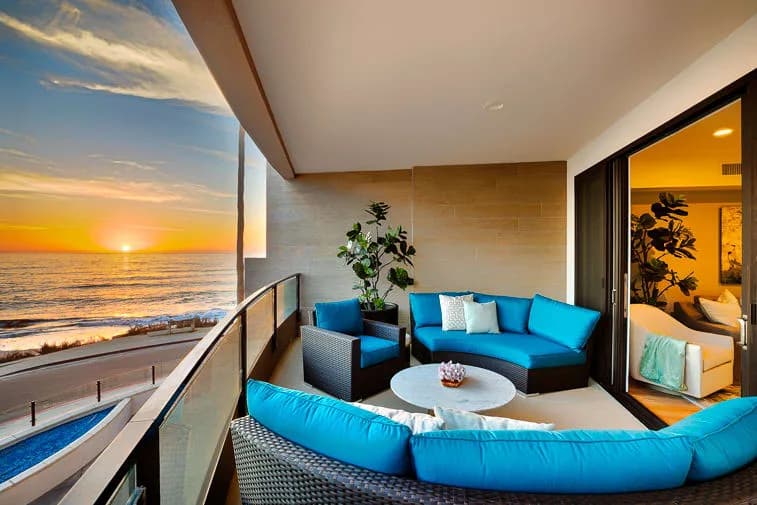 Oceanfront Three-Bedroom Villa in San Diego