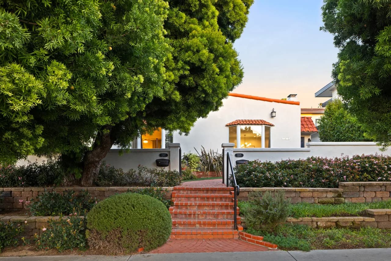 Beachside Three-Bedroom Villa in San Diego