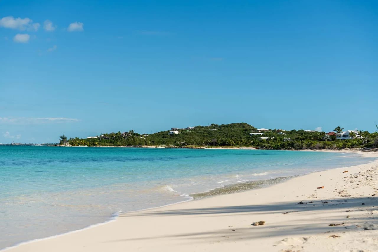 Oceanfront Six-Bedroom Villa in Providenciales photo 3