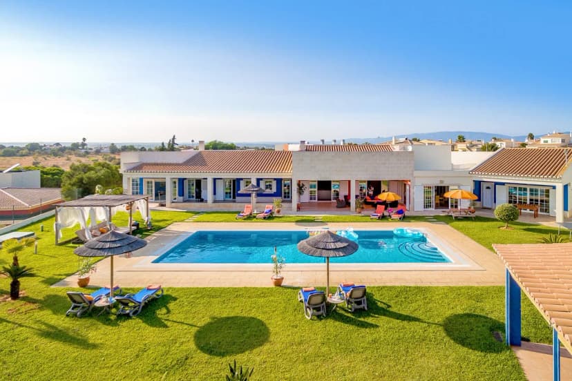 Amazing Villa  With Pool Gym And Spa