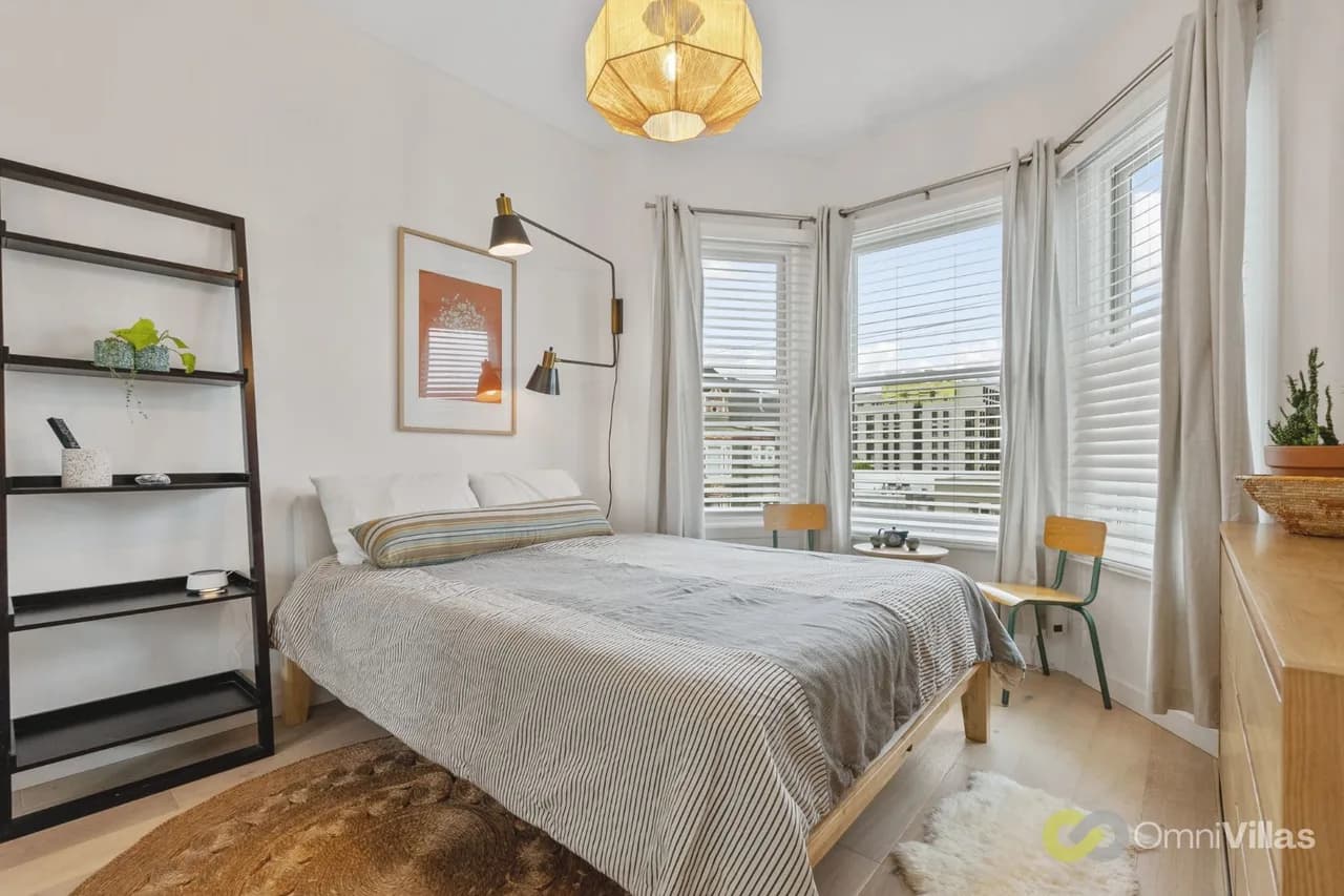 Classic Victorian Two Bedroom in San Francisco photo 4