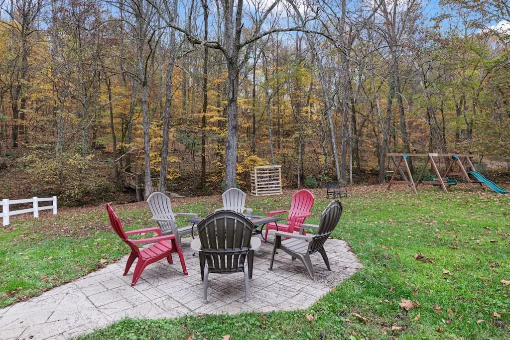 Luxury Poolside Four Bedroom Retreat in Nashville photo 4