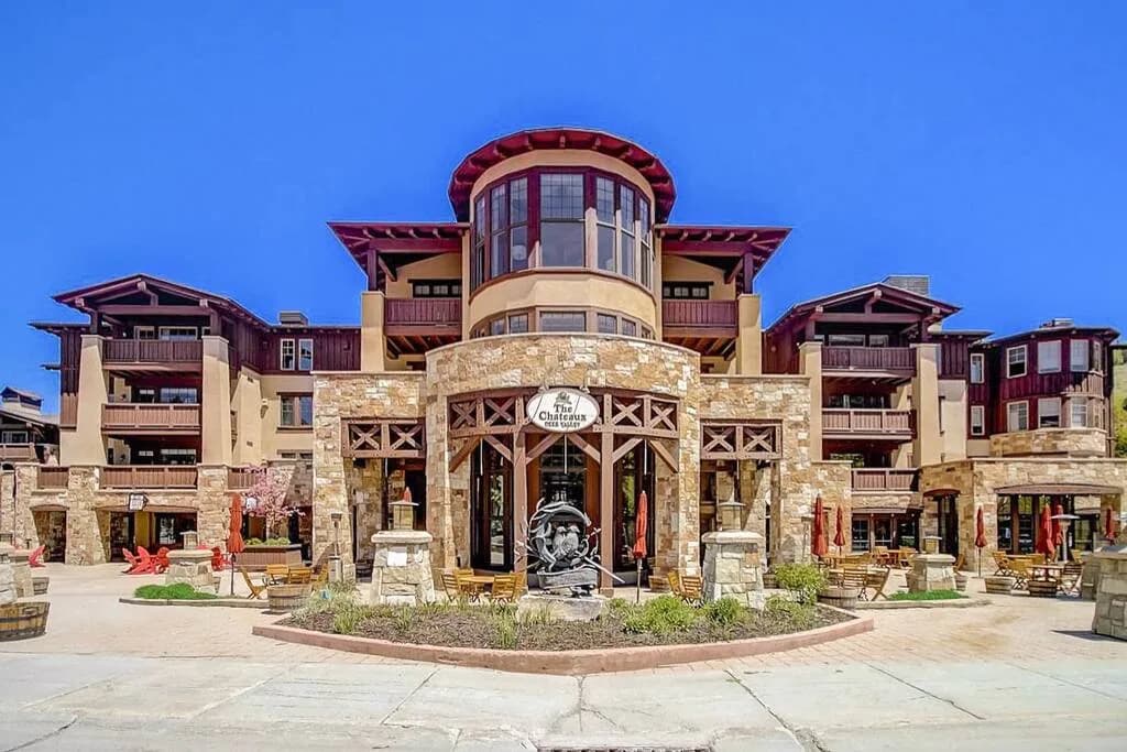 Air-Conditioned Three Bedroom Villa in Park City