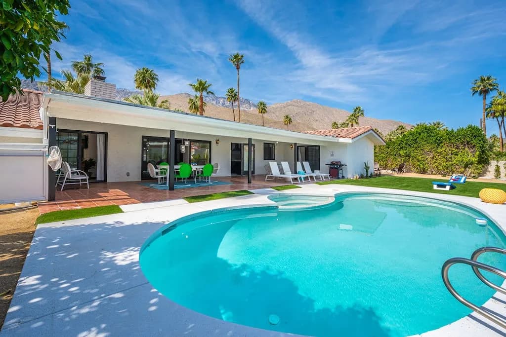 Mountain View Three Bedroom Villa in Palm Springs