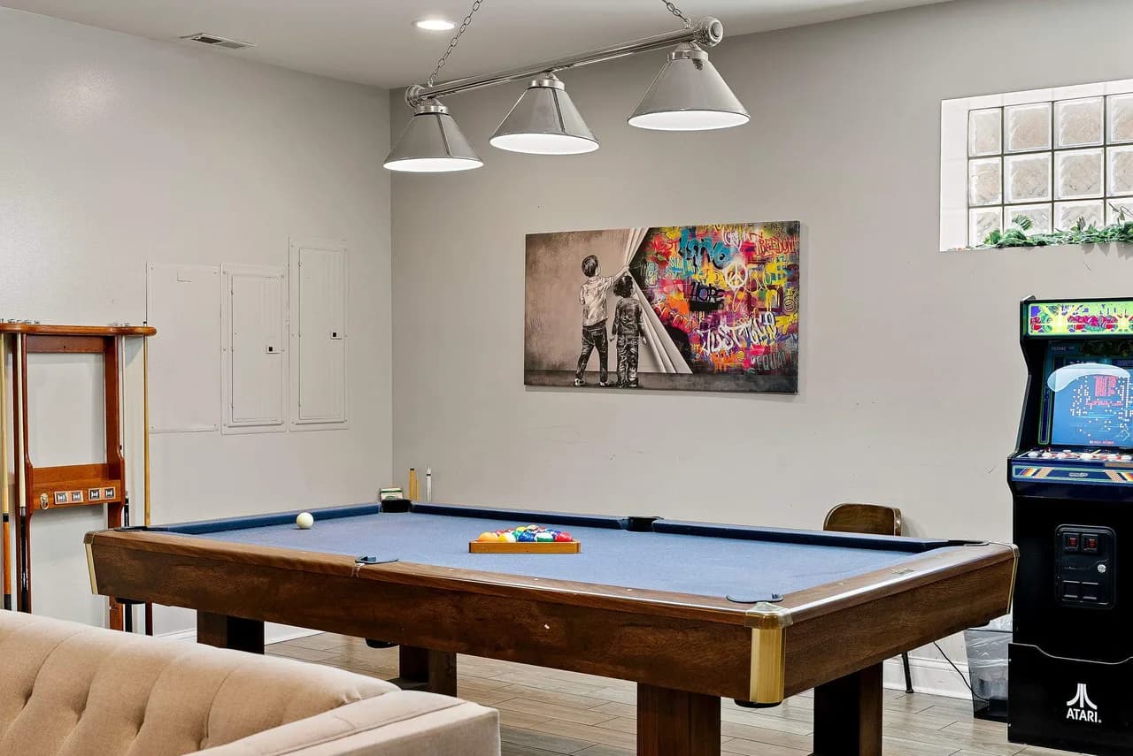Spacious Seven Bedroom Villa in Chicago photo 4