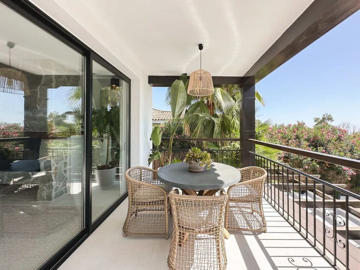 Luxe Jacuzzi Pool Villa in Marbella photo 5