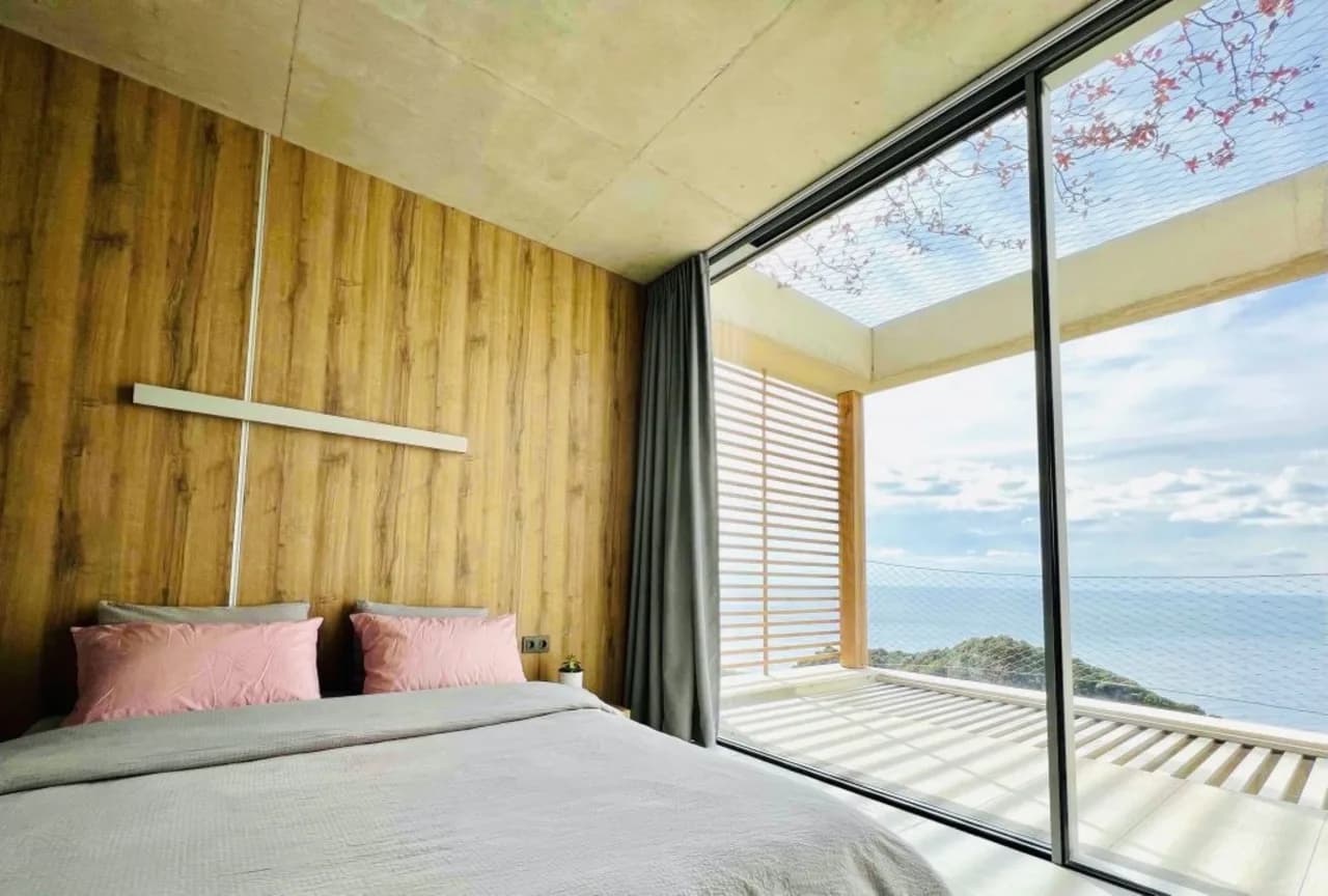 Magnificent 2 Floor House with Infinity Pool photo 3