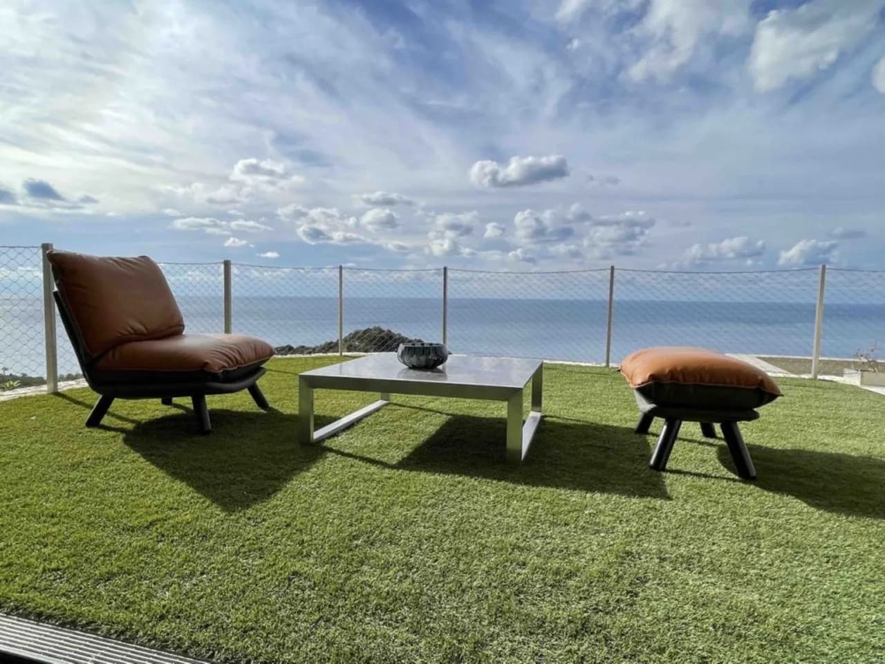 Magnificent 2 Floor House with Infinity Pool photo 5