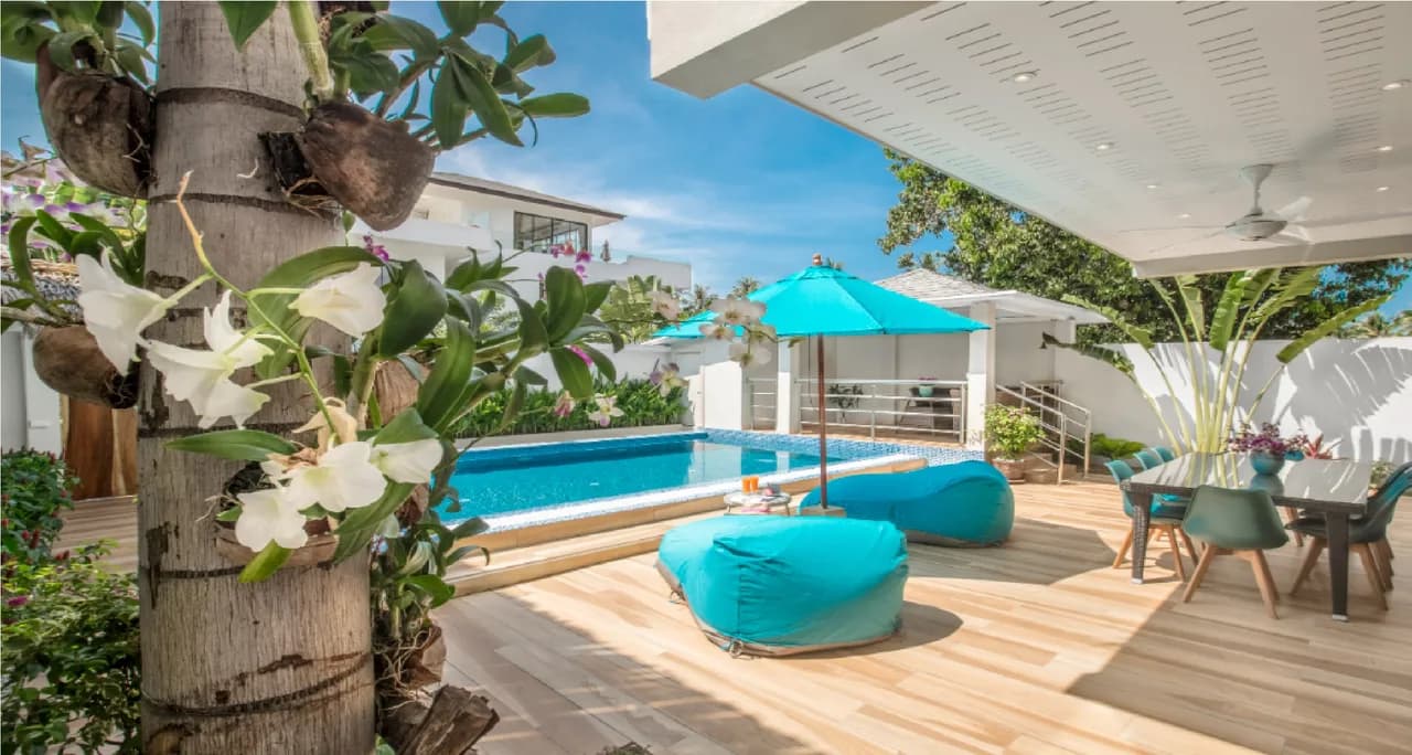 Cozy 3 Storey Villa Surrounded by a Charming  Yard photo 2