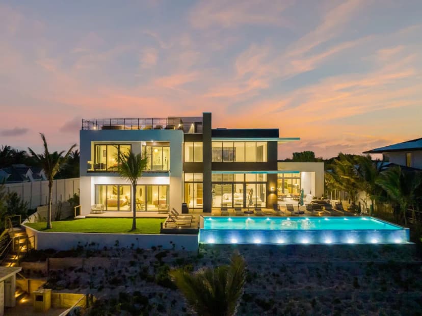 Extraordinary Mansion on Dream Location