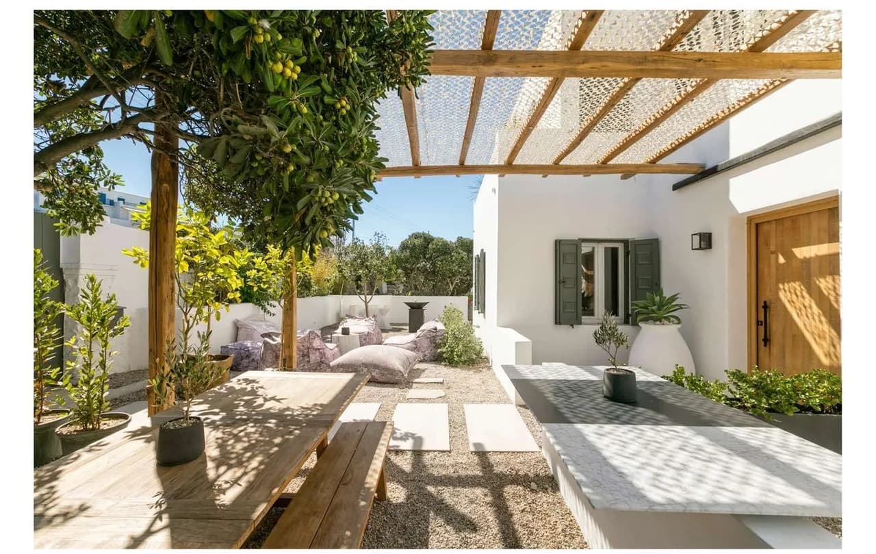 Majestic town villa with a stunning sunset garden photo 3