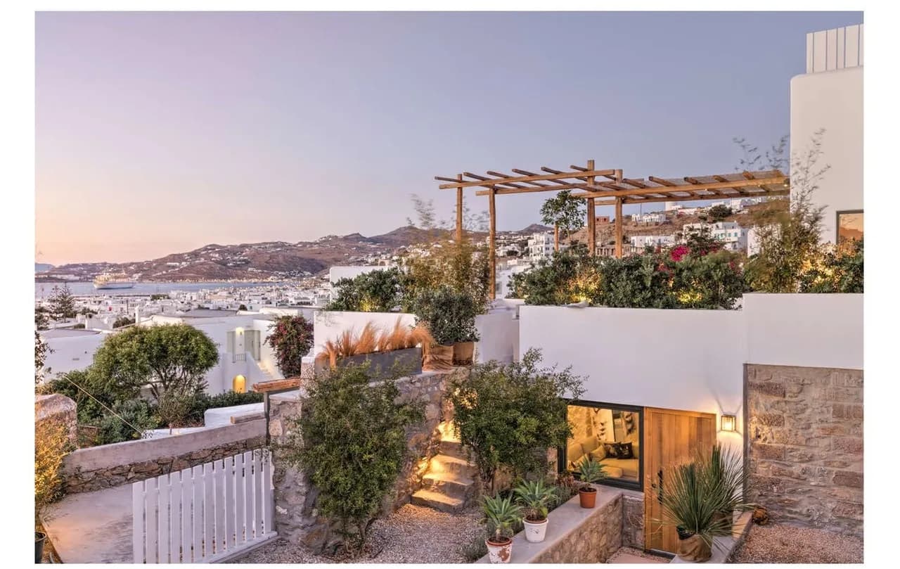 Majestic town villa with a stunning sunset garden photo 4