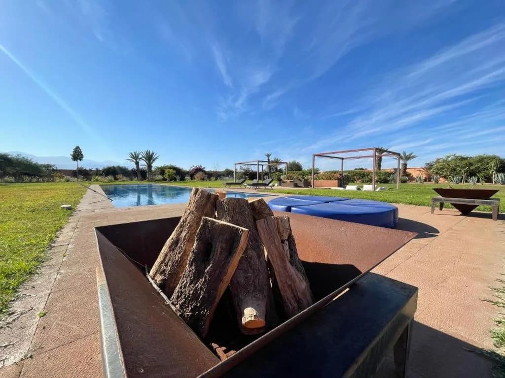 Villa Featuring a Magnificent Outdoor Pool photo 3