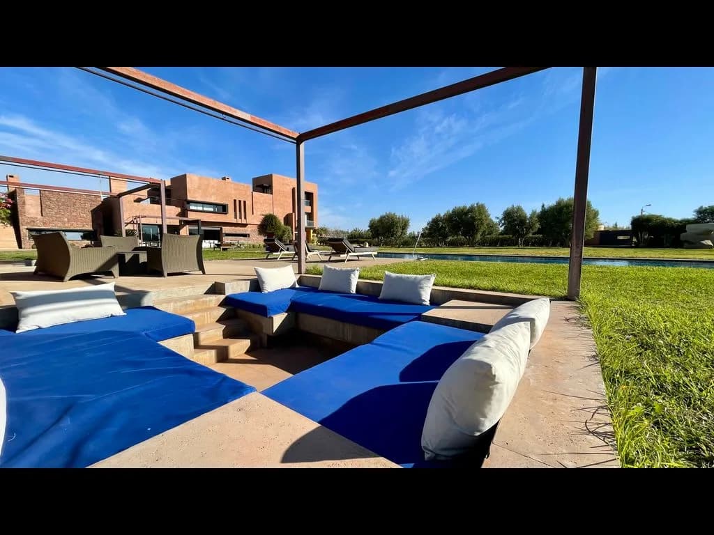 Villa Featuring a Magnificent Outdoor Pool photo 5