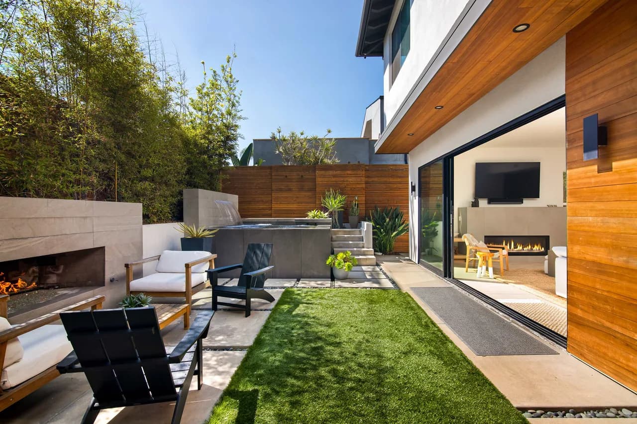 Sleek Beach House with Ocean Views in Encinitas photo 2