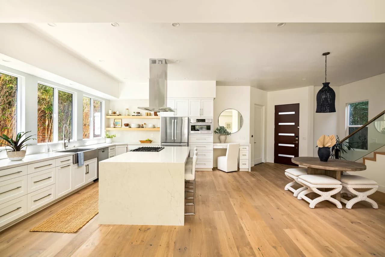 Sleek Beach House with Ocean Views in Encinitas photo 3