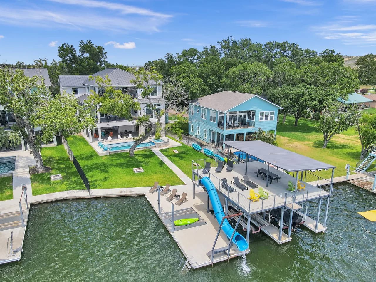 Lakeside Five Bedroom Villa in Kingsland Texas