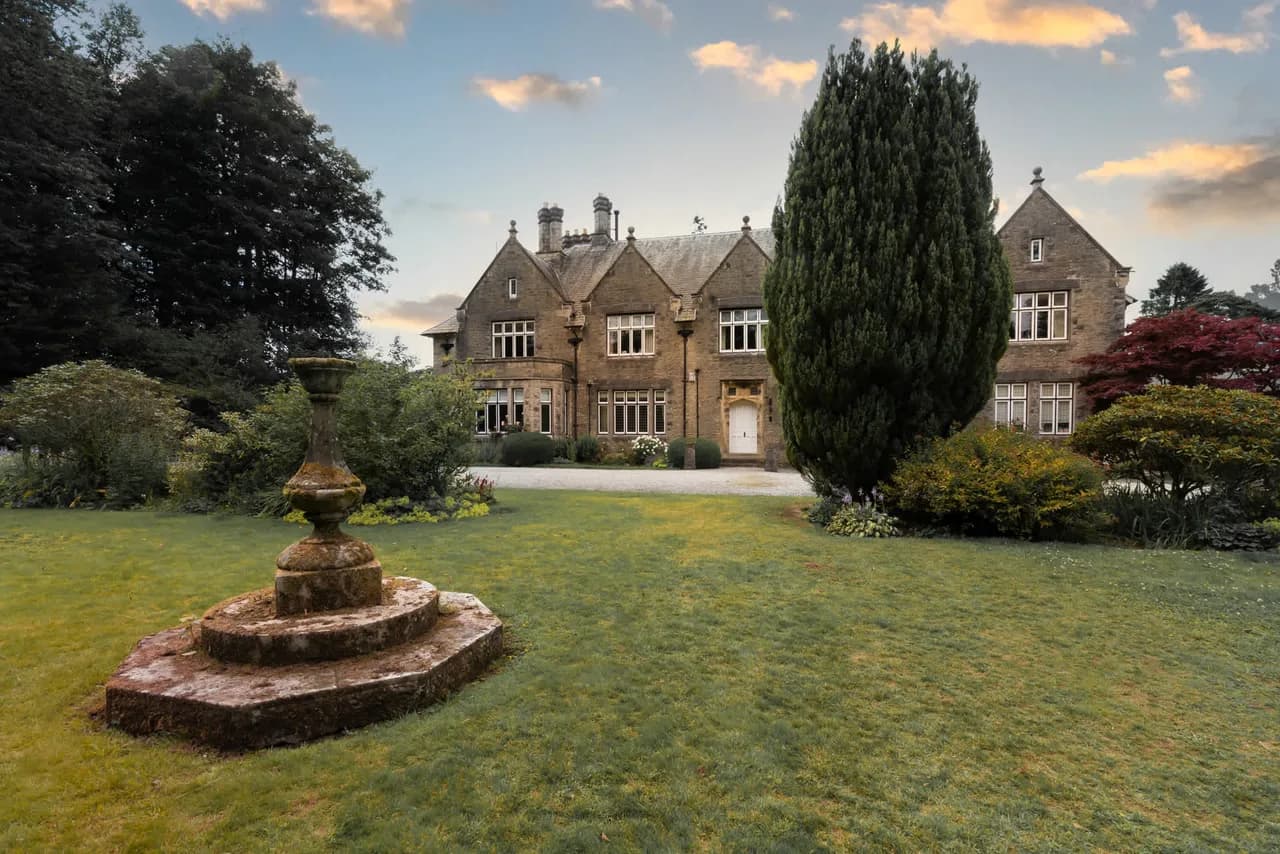 Private Spa Three Bedroom Villa in Lake District photo 4