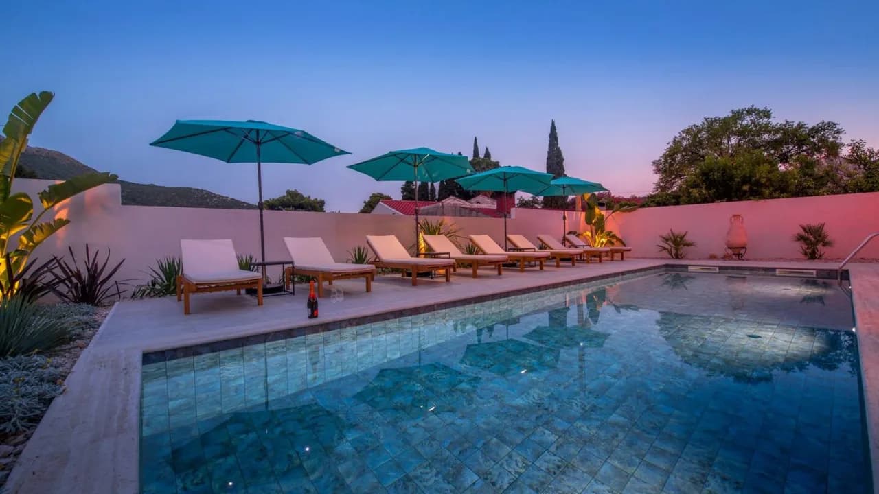 Elegant Villa in the Picturesque Bay of Zaton photo 4