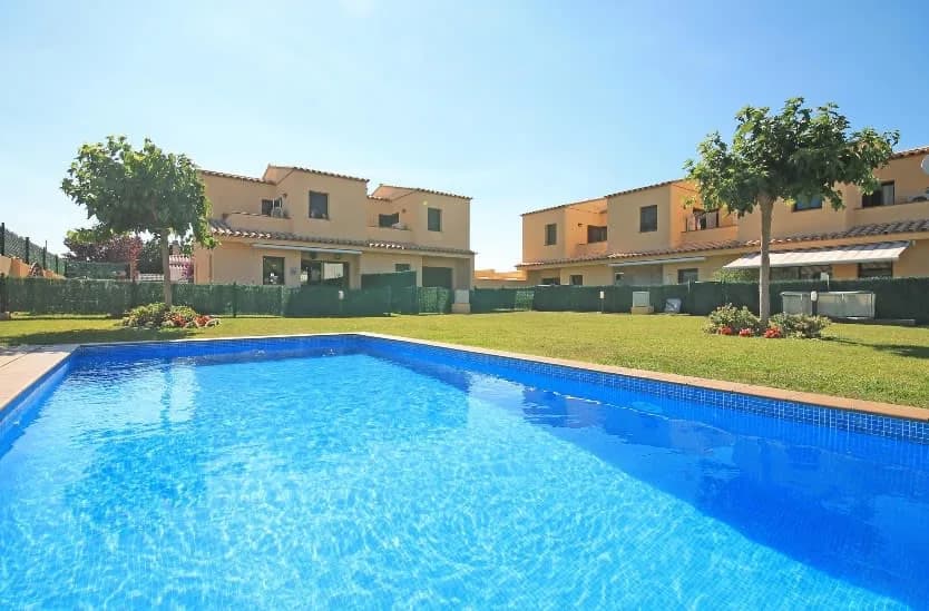 Stunning Villa with private garden photo 2