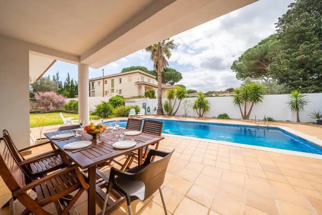 Astonishing renovated house is rented in L'Escala photo 3