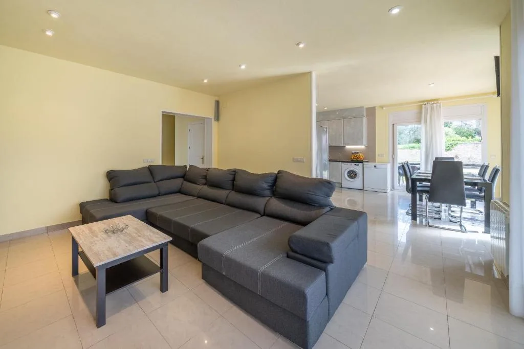 Astonishing renovated house is rented in L'Escala photo 5