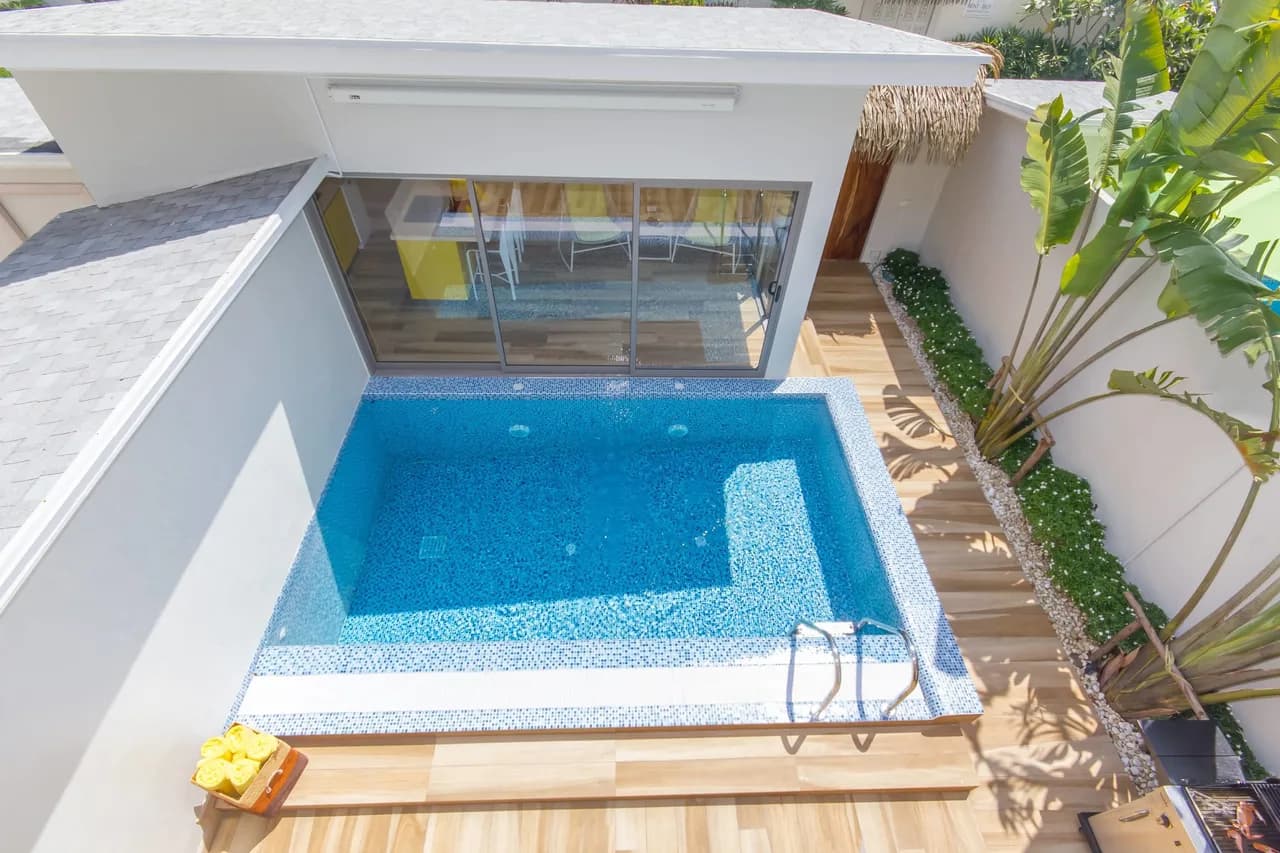 Sleek Villa With Unique Touch photo 5