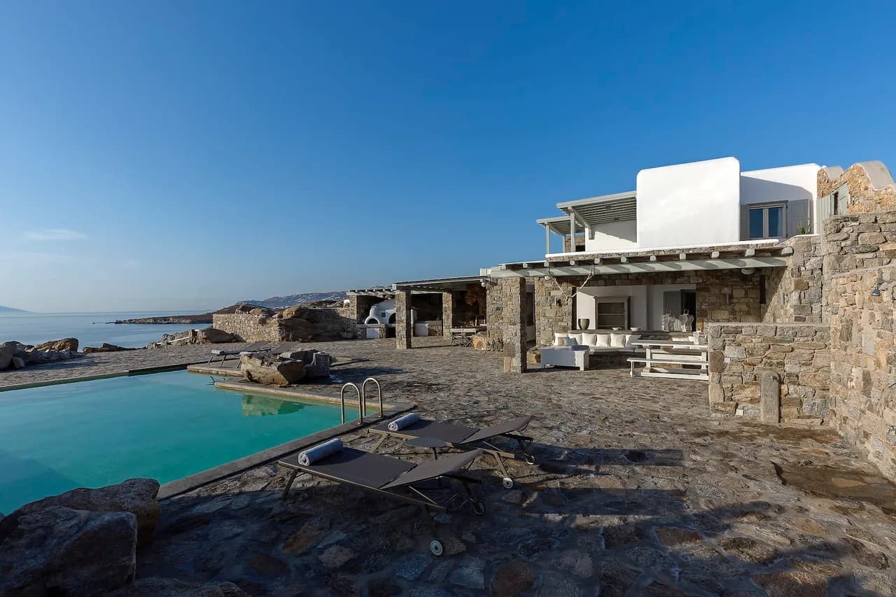 Inspiring villa with unobstructed Views of the Med photo 2