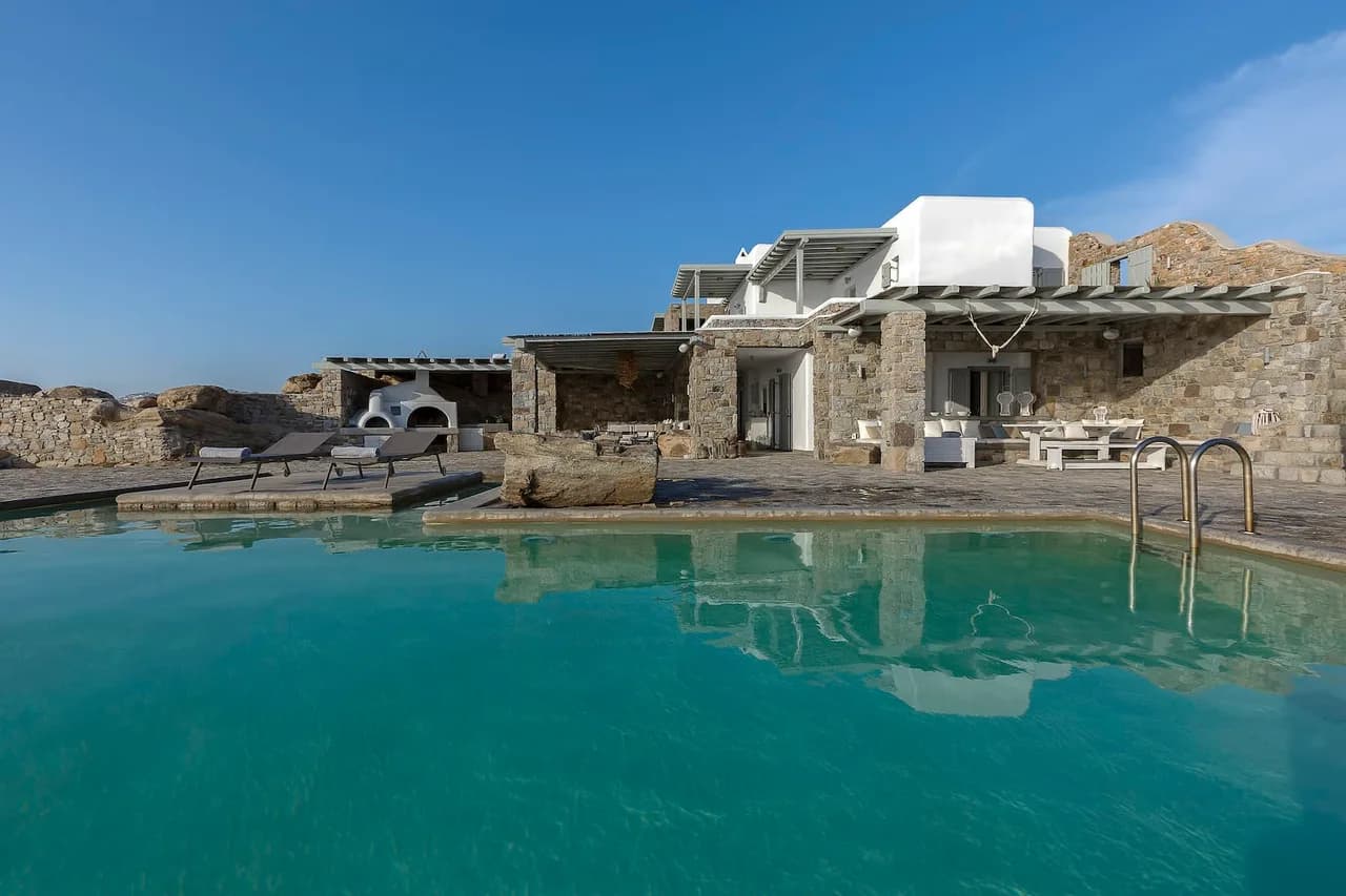 Inspiring villa with unobstructed Views of the Med photo 3