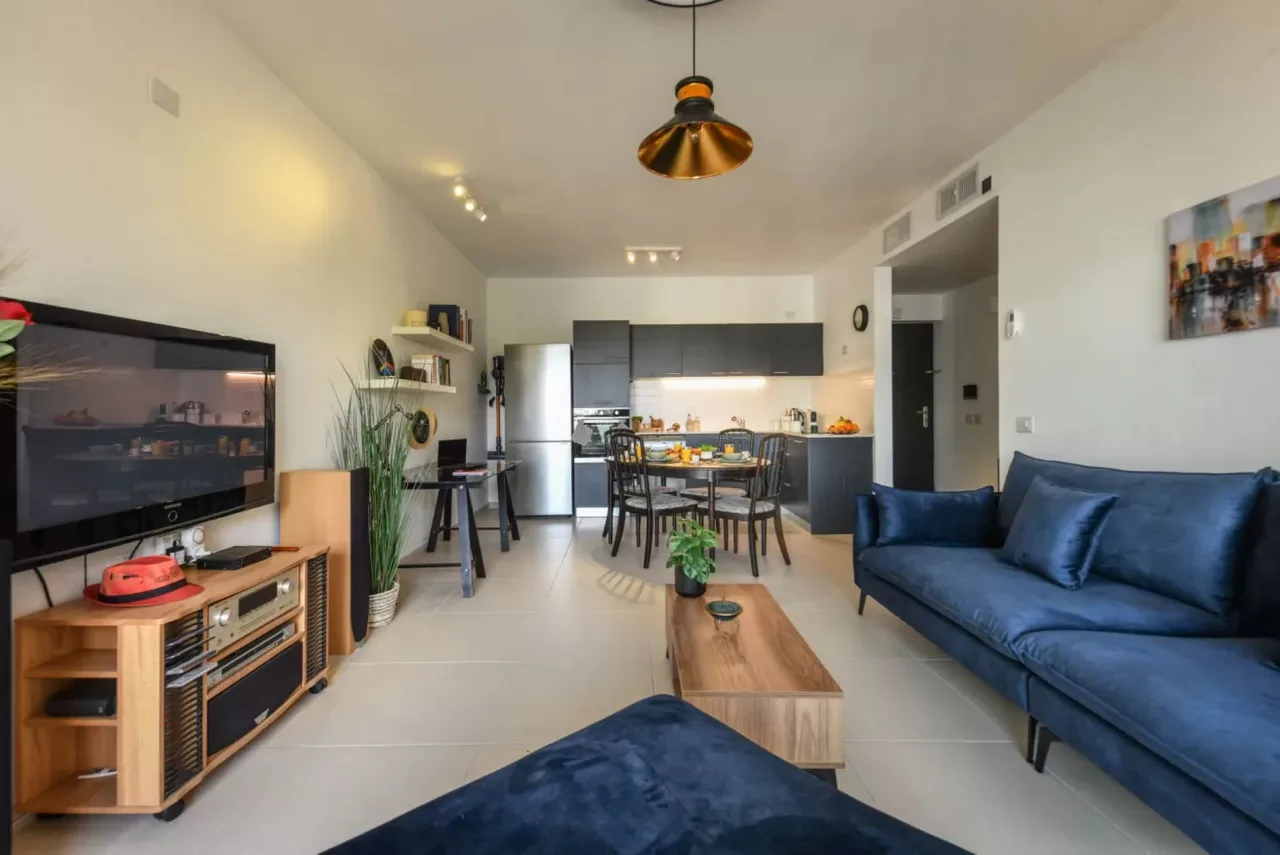 Cozy Nest Apartment with Balcony