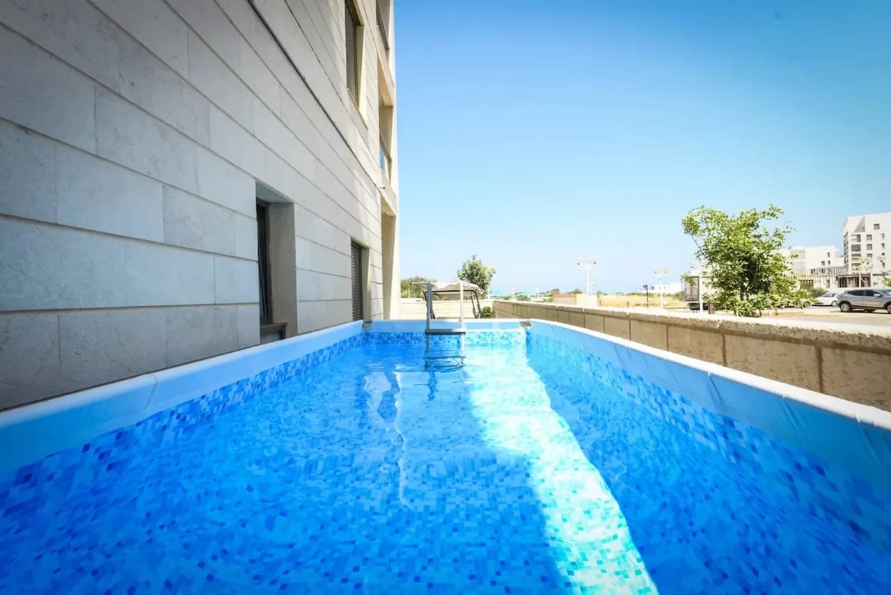Family Friendly Garden Apartment with Pool photo 4