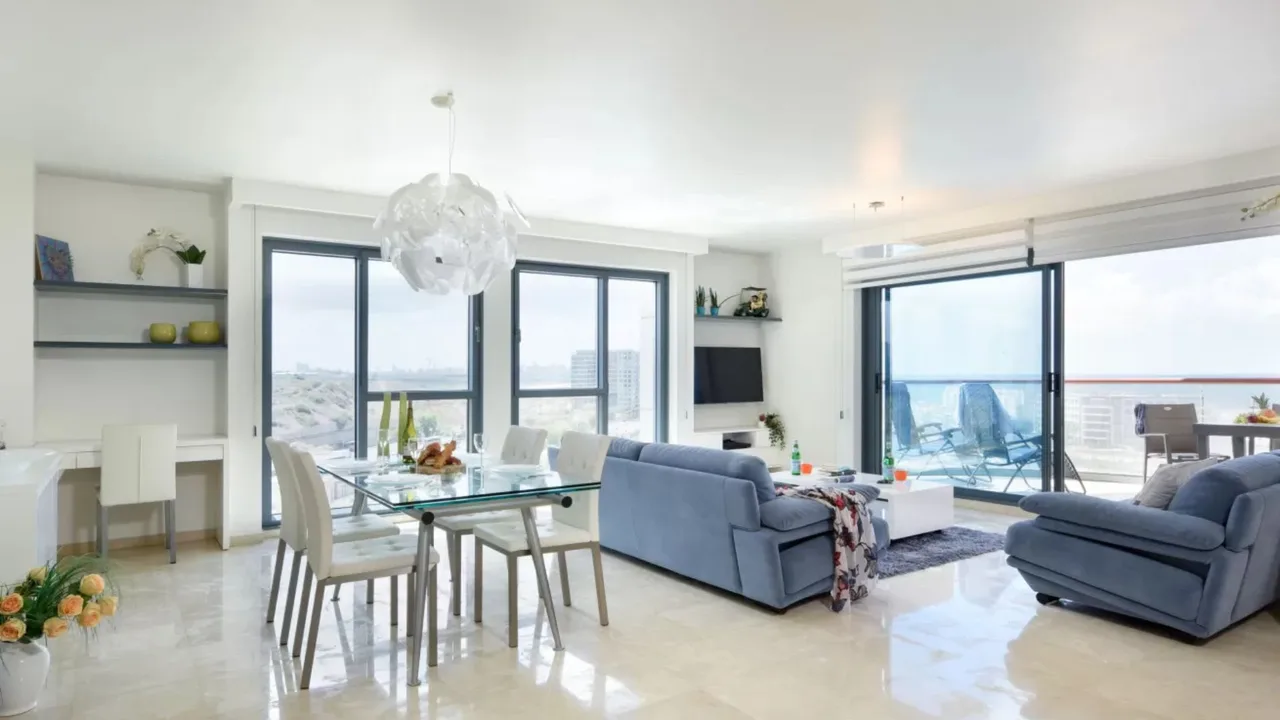 Deluxe Apartment in Herzylia photo 3